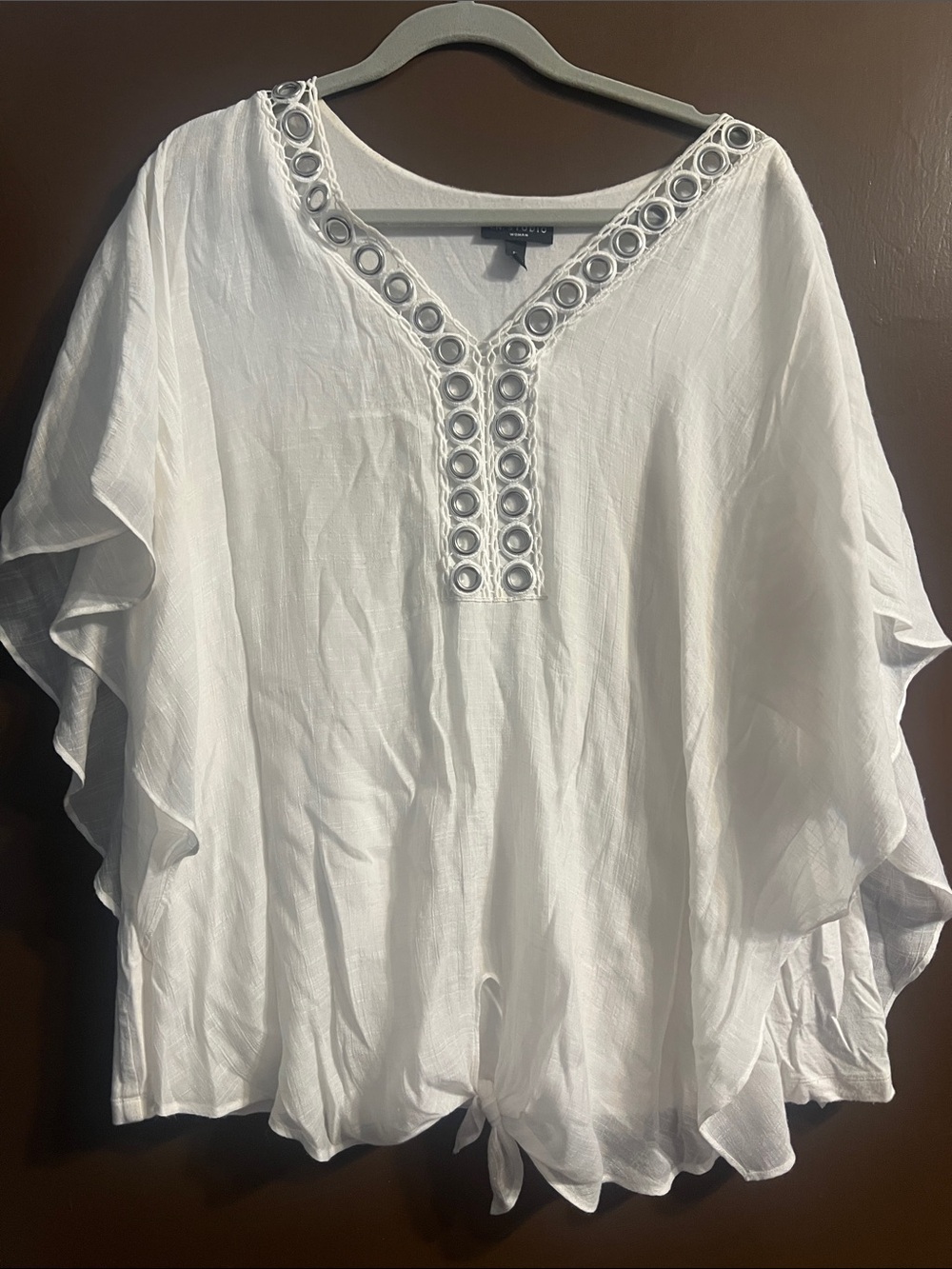 I.N. Studio top size White Embellished V-Neck Flutter Sleeve Top size 1X
